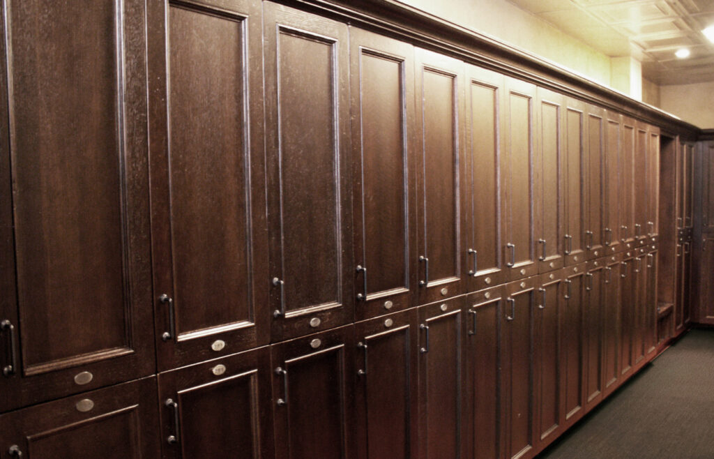 clubhouses-yellowstone_club_locker